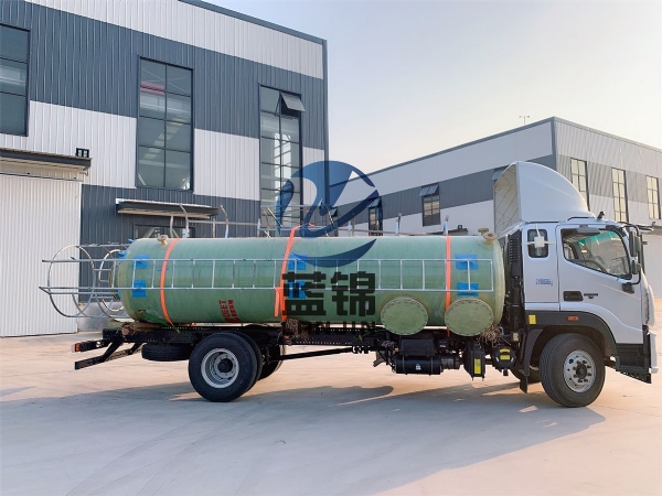 玻璃鋼塔器發(fā)貨